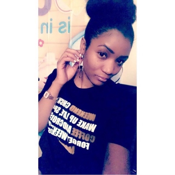 Meet your posher! 😘 - Picture 2 of 2